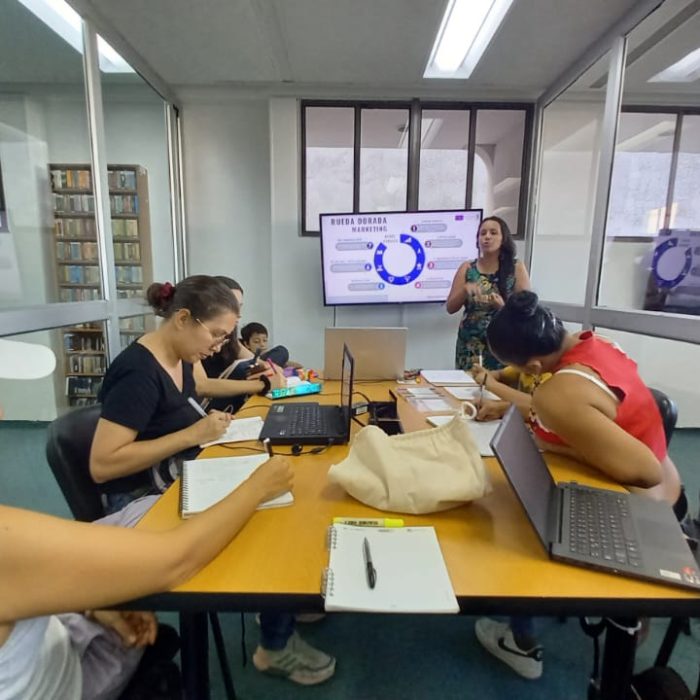 taller marketing , asesoría a empresarios ibague - Lorena Ayala