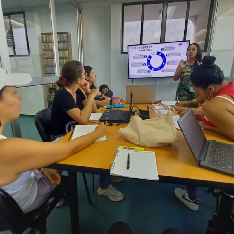 taller marketing , asesoría a empresarios ibague - Lorena Ayala