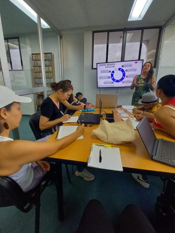 taller marketing , asesoría a empresarios ibague - Lorena Ayala