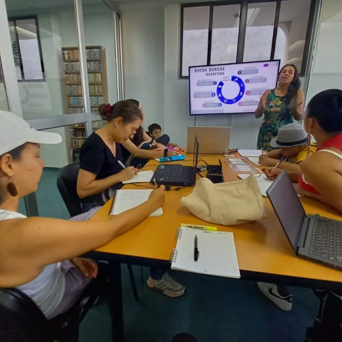 taller marketing , asesoría a empresarios ibague - Lorena Ayala